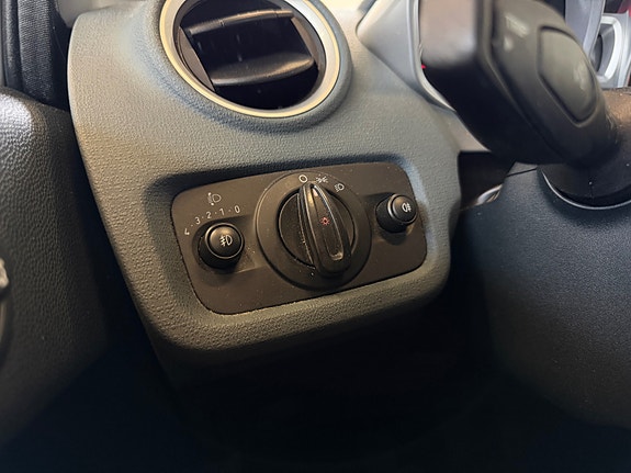 Ford Fiesta 13 of 16