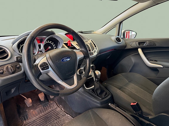 Ford Fiesta 10 of 16