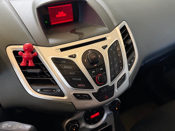 Ford Fiesta 14 of 16