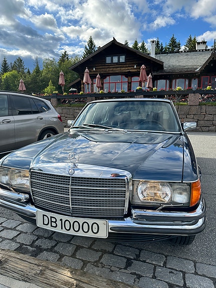 Mercedes-Benz S280 2 of 30