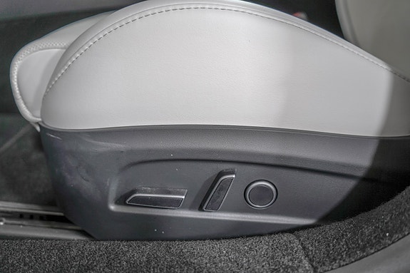 Tesla Model 3 13 of 27