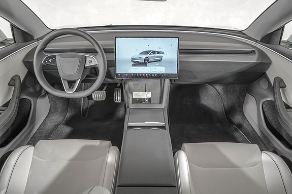 Tesla Model 3 16 of 27