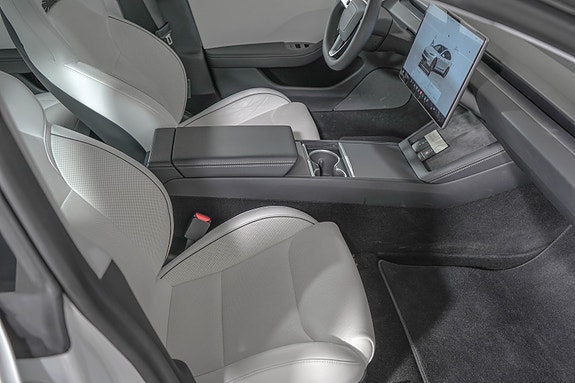 Tesla Model 3 17 of 27