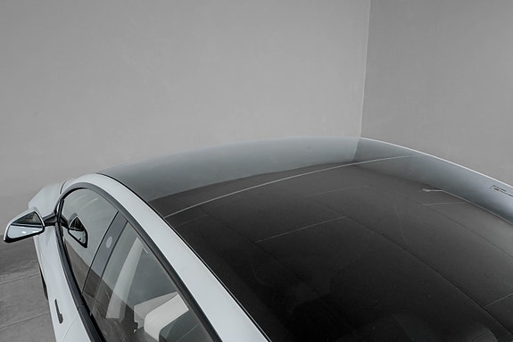 Tesla Model 3 7 of 27