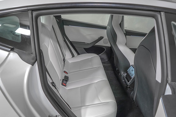 Tesla Model 3 12 of 27