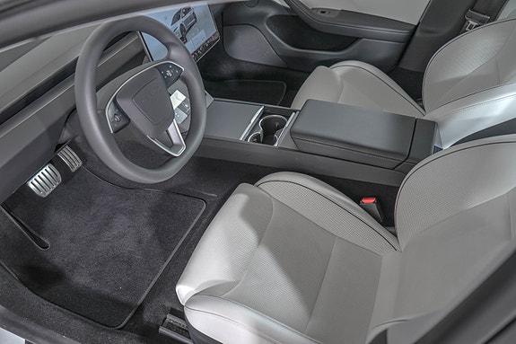 Tesla Model 3 15 of 27
