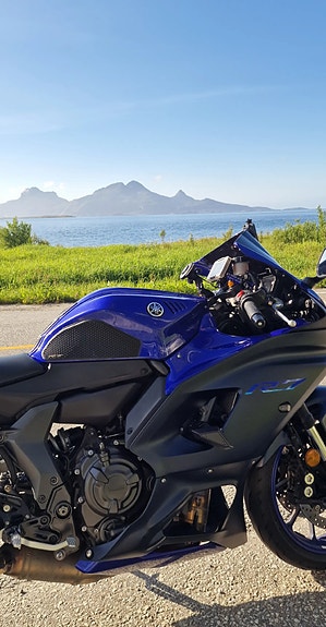 Yamaha R7 18 of 30