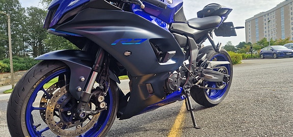 Yamaha R7 4 of 30