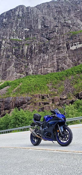 Yamaha R7 26 of 30