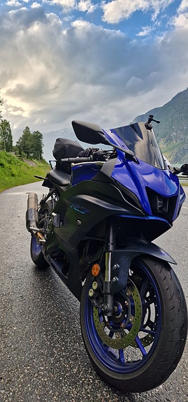 Yamaha R7 28 of 30