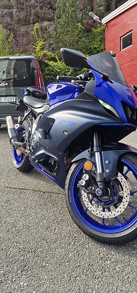 Yamaha R7 30 of 30
