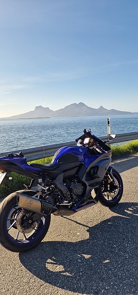 Yamaha R7 24 of 30