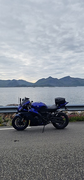 Yamaha R7 23 of 30