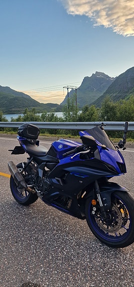 Yamaha R7 22 of 30