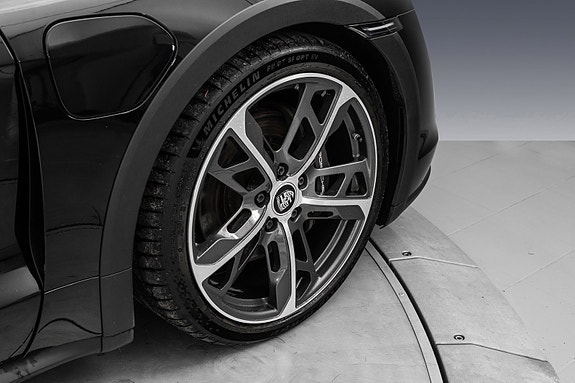 Porsche Taycan 4 13 of 30