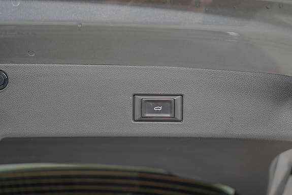 XPeng G3i 8 of 23
