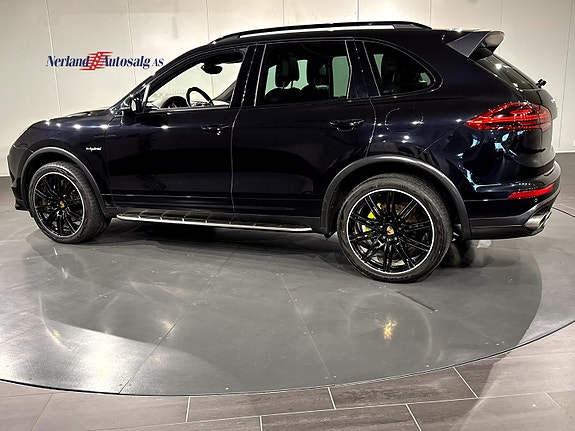 Porsche Cayenne 4 of 30