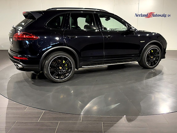 Porsche Cayenne 8 of 30