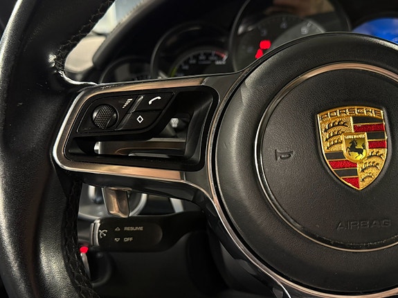 Porsche Cayenne 19 of 30