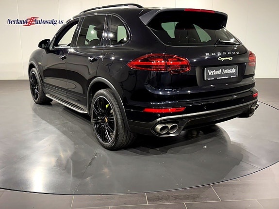 Porsche Cayenne 5 of 30