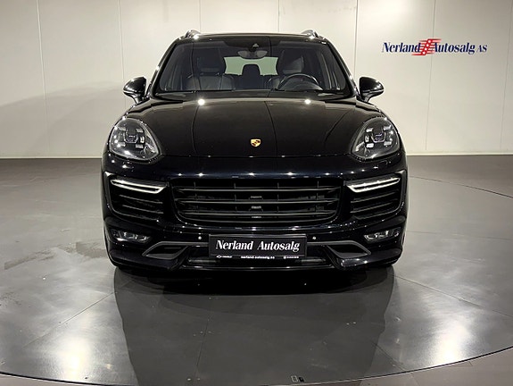 Porsche Cayenne 12 of 30