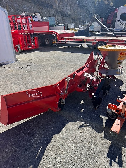 Kubota L2-622 7 of 10