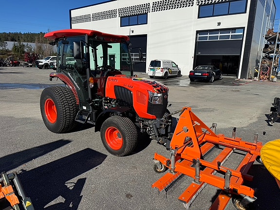 Kubota L2-622 2 of 10