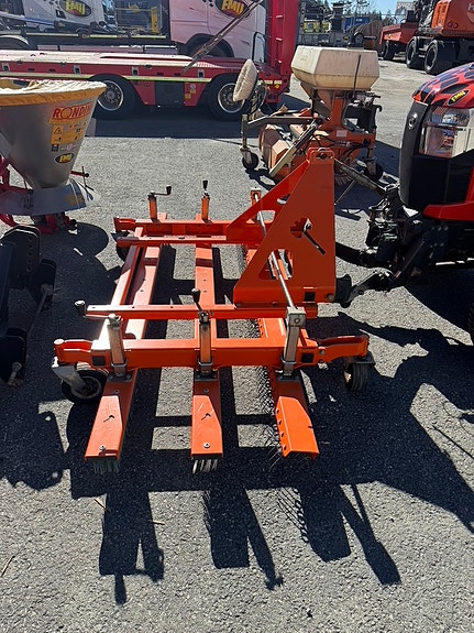 Kubota L2-622 6 of 10