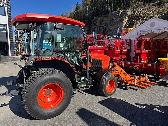Kubota L2-622 3 of 10