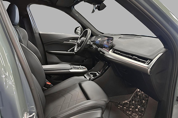 BMW iX1 22 of 30