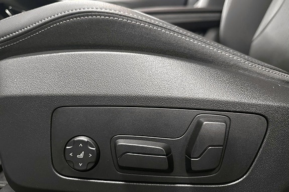 BMW iX1 27 of 30