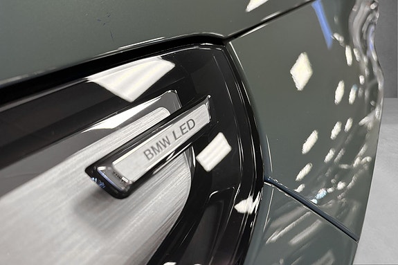 BMW iX1 11 of 30