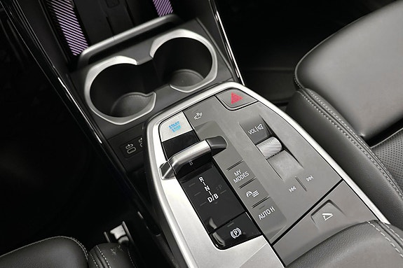 BMW iX1 24 of 30