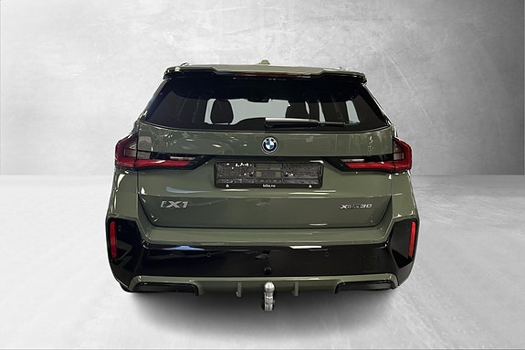BMW iX1 9 of 30