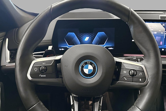 BMW iX1 16 of 30