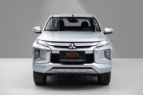 Mitsubishi L200 2 of 21