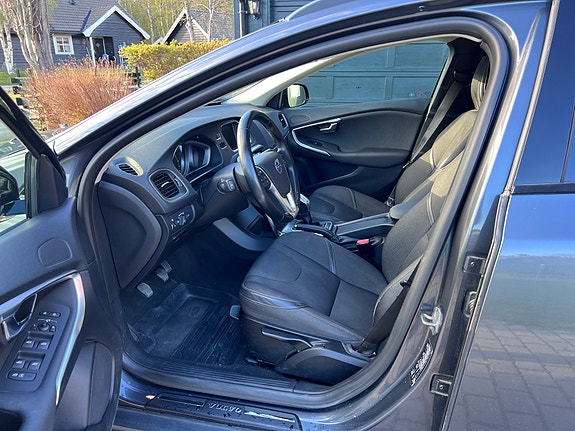 Volvo V40 Cross Country 10 of 30