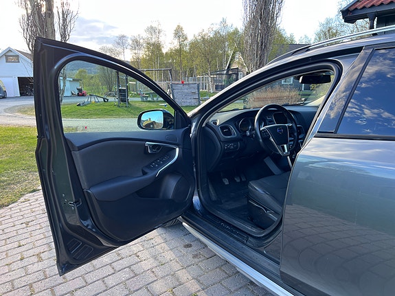 Volvo V40 Cross Country 9 of 30
