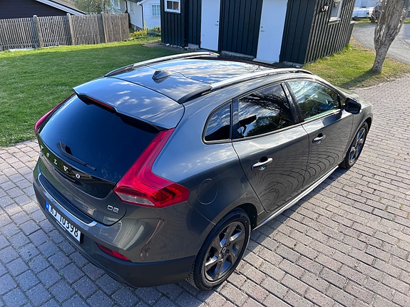 Volvo V40 Cross Country 27 of 30