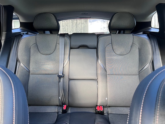 Volvo V40 Cross Country 19 of 30