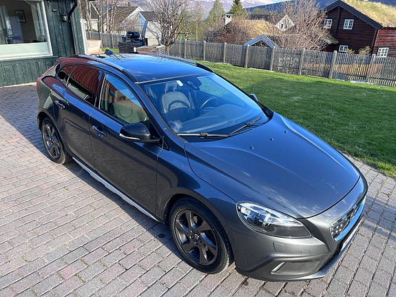Volvo V40 Cross Country 28 of 30