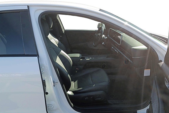 Hyundai Ioniq 6 23 of 30