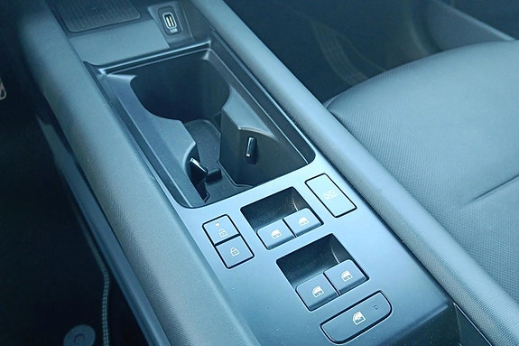 Hyundai Ioniq 6 14 of 30