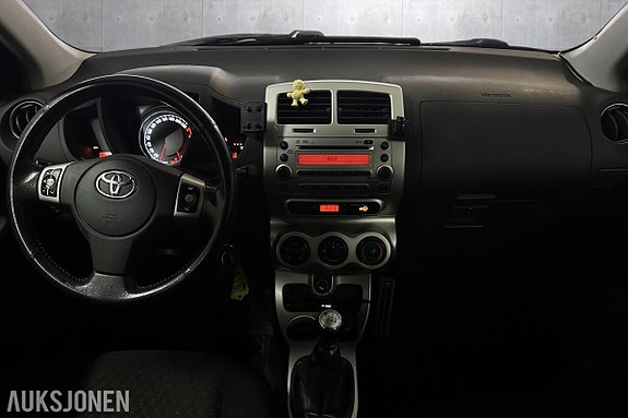 Toyota Urban Cruiser 14 of 24