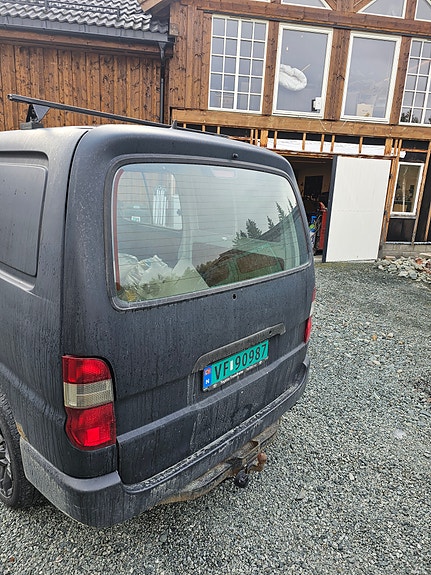 Toyota HiAce 3 of 6