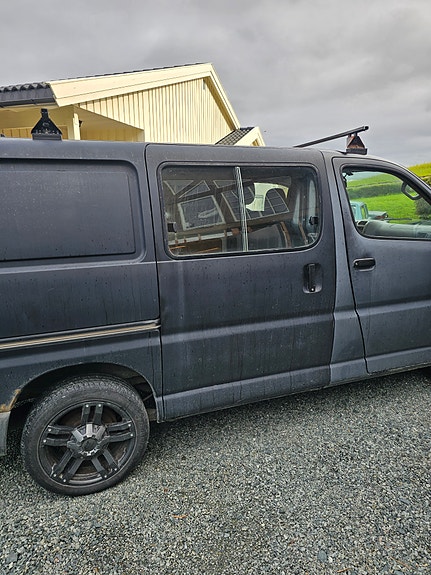 Toyota HiAce 6 of 6