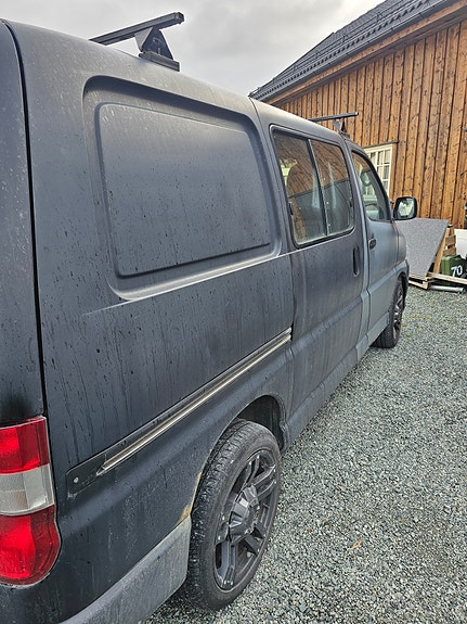 Toyota HiAce 5 of 6