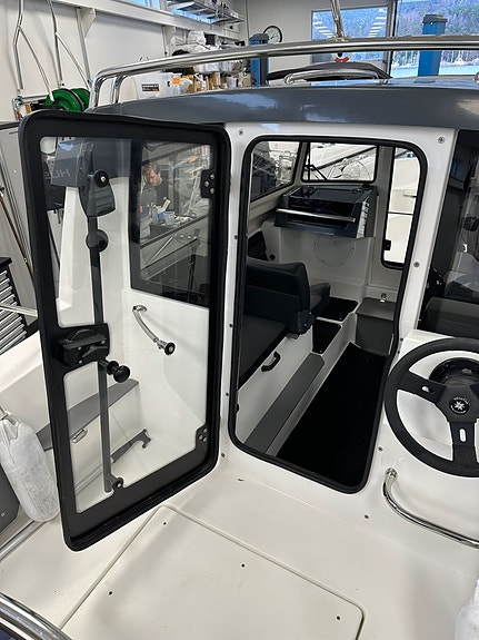 Yamarin Cross 60 Cabin utestyring, webasto, trimflaps, stereo ++ 19 of 30