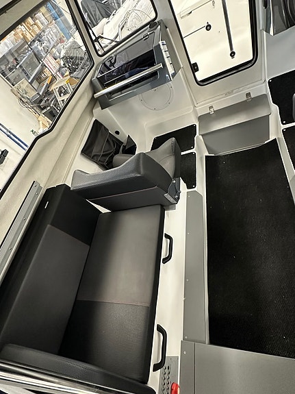 Yamarin Cross 60 Cabin utestyring, webasto, trimflaps, stereo ++ 25 of 30