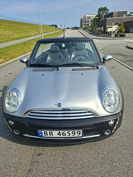 MINI Cooper 10 of 13